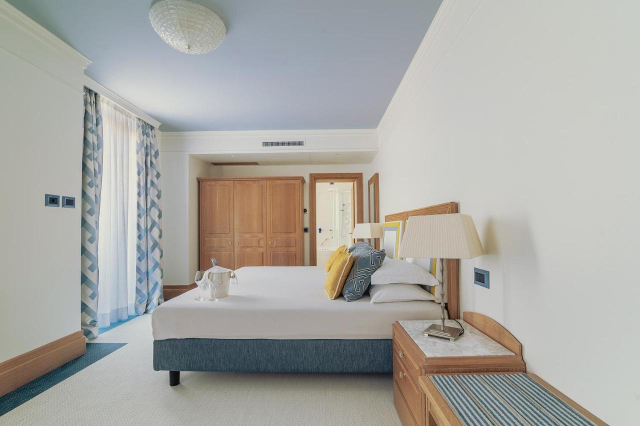 Grand Deluxe Double or Twin Room Sea View