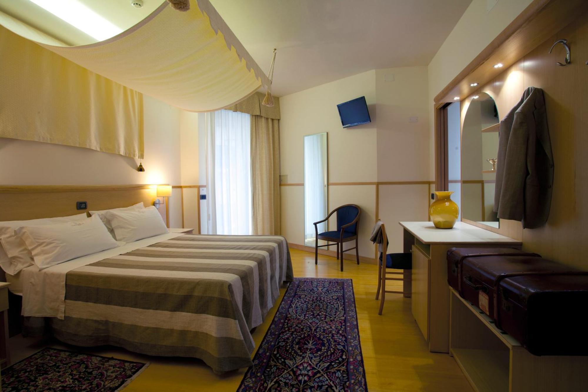 Double Room Lateral Sea View