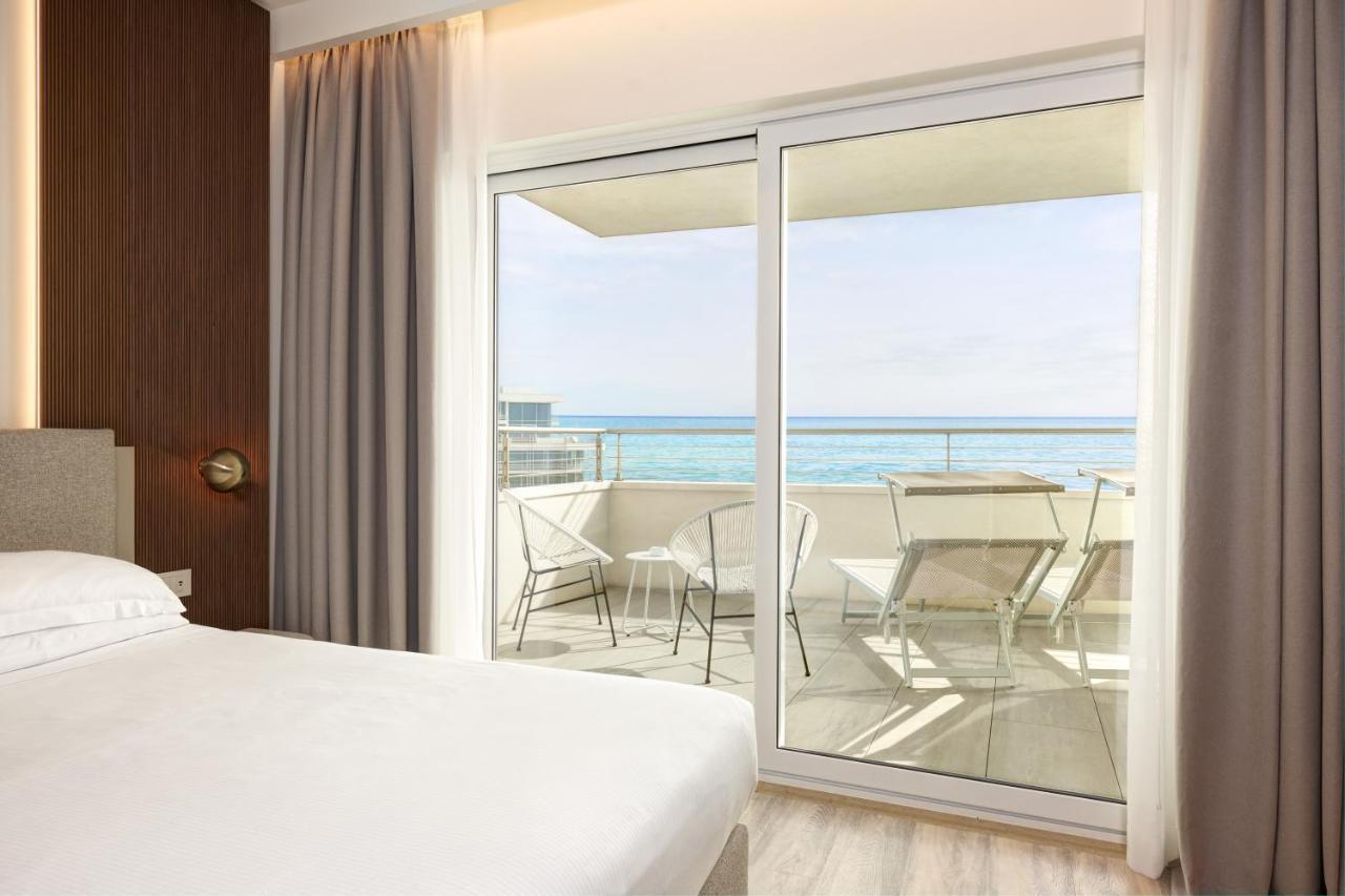 Double or Twin Room Sea View