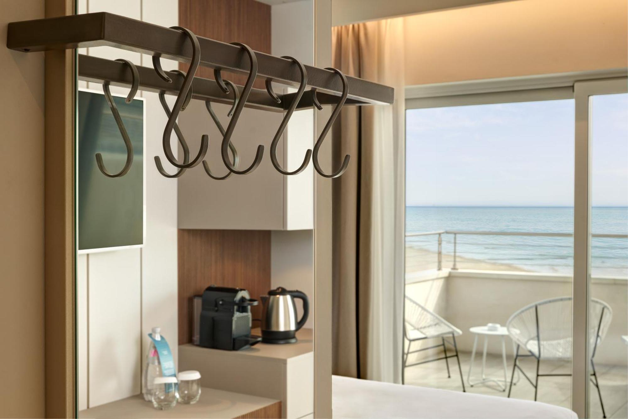Double or Twin Room Sea View