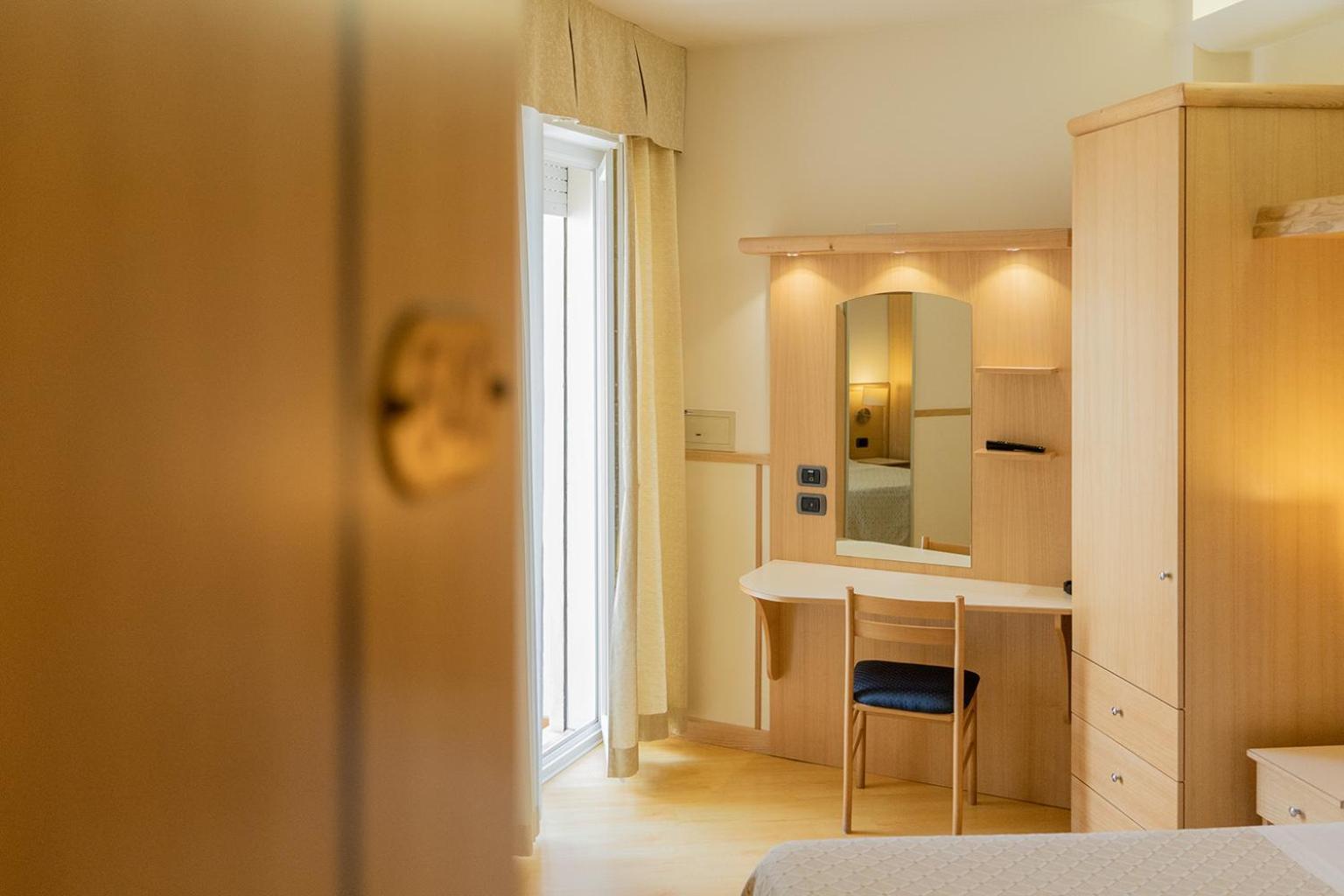 Double Room Lateral Sea View