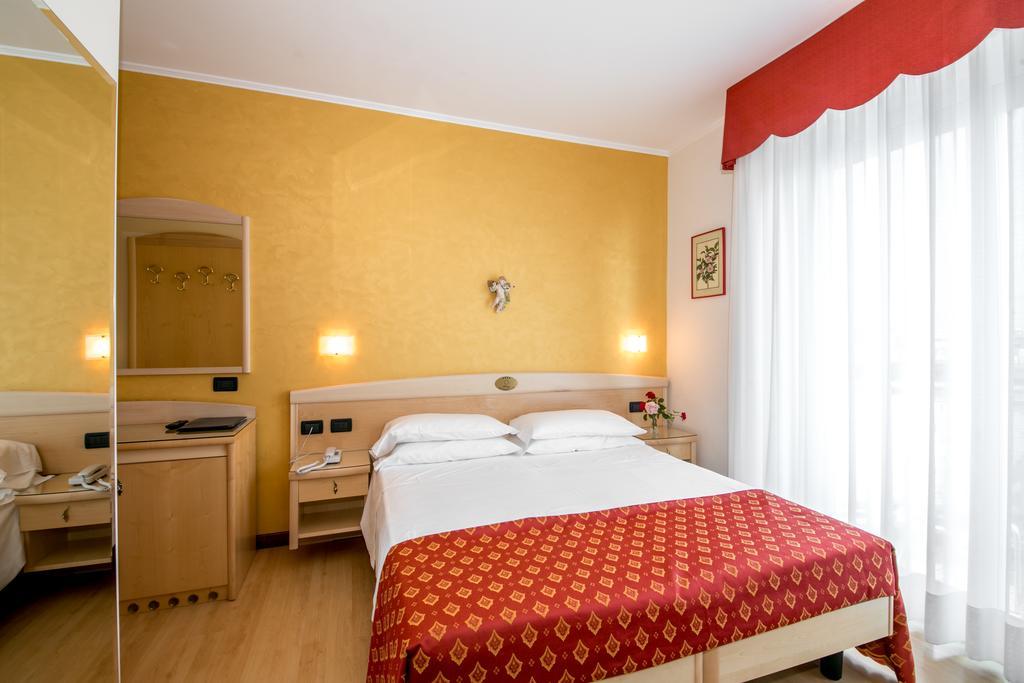 Double or Twin Room,462773073:JPEG